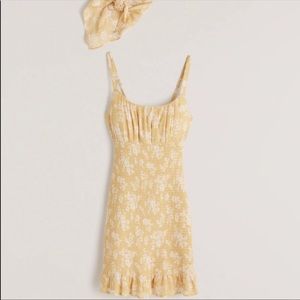 Abercrombie Yellow Smocked Dress STRETCHY
